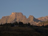 Cathkin Peak pano sunrise